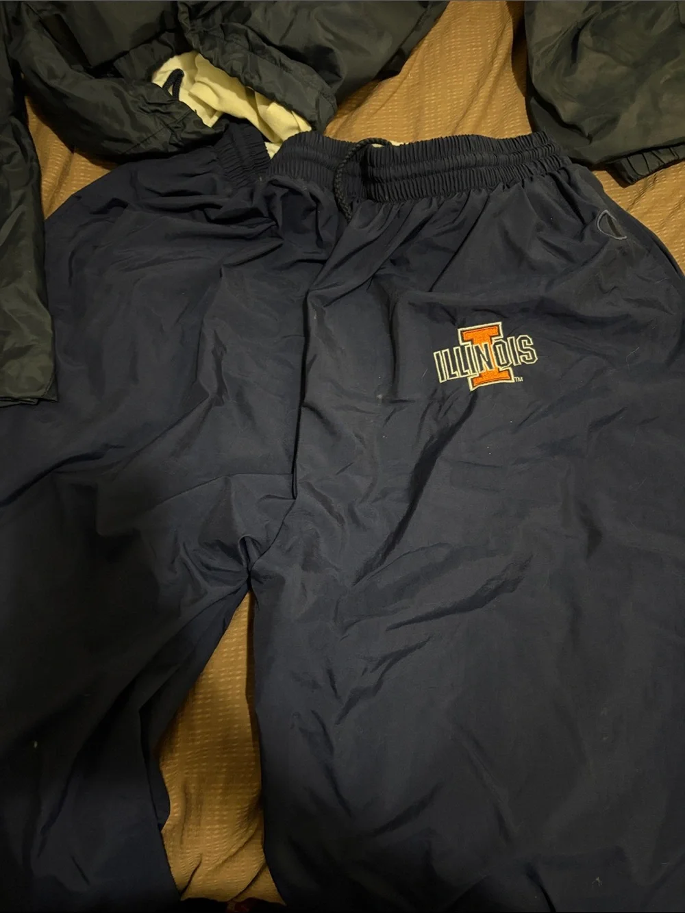 Champion windbreaker illinois